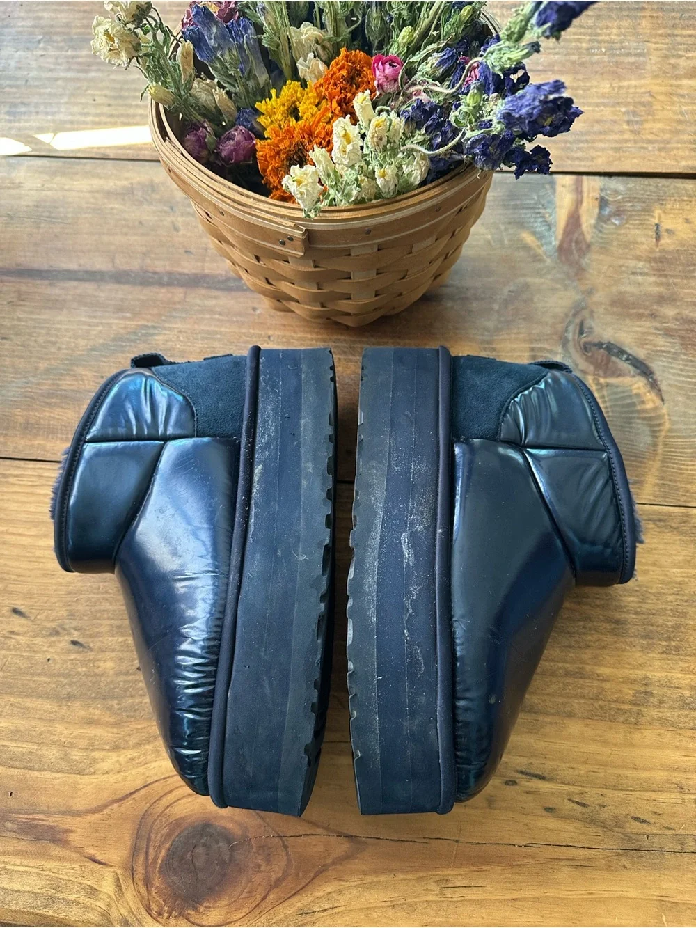 UGG Navy Platform Mini Size 8